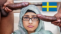 MIA KHALIFA   Min pojkv auml n l aring ter mig inte ha en trekant  s aring  jag hade sex med tv aring  svarta m auml n