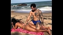 em um dia de Sol em Caraguatatuba no litoral norte de S atilde o Paulo Brasil Allan Guerra Gomes Passa Bronzeador na morena deliciosa Dana Bueno em um dia de Sol em Caraguatatuba no litoral norte de S atilde o Paulo Brasil Allan Guerra Gomes Passa Bronzeador na morena deliciosa Dana Bueno
