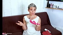 Elle essaye un nouveau sextoy et elle adore ccedil a WILD RABBIT