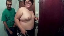 Como me gusta sentir un buen pepino dentro y restregármelo por mi sexy cuerpo de gorda obesa Como me gusta sentir un buen pepino dentro y restregármelo por mi sexy cuerpo de gorda obesa