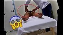 Masssagista safado tirou a calcinha da sua cliente e filmou escondido Masssagista safado tirou a calcinha da sua cliente e filmou escondido