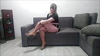 A beautiful woman relaxes her husband is not at home 4 A beautiful woman relaxes her husband is not at home 4