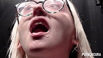 PutaLocura Friki rubita Emejota tragando lefa y pollas en morboso GloryHole