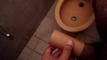 No me entra la chota en el rollo de papel No me entra la chota en el rollo de papel