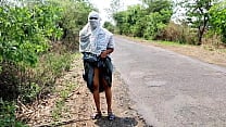 रोड पर खड़ी कोमल बोली मुझे रोज के 15 से 20 लैंड चहिए रोड पर खड़ी कोमल बोली मुझे रोज के 15 से 20 लैंड चहिए