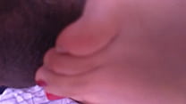 Me masturba con los pies Me masturba con los pies