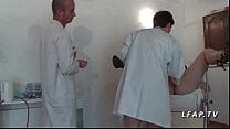 FFM Cette mature francaise se fait peter le cul chez le gyneco FFM Cette mature francaise se fait peter le cul chez le gyneco
