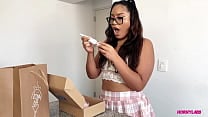Linda peruanita culona compra juguetito por internet y decide experimentar mientras sus padres no se encuentran en casa Kassandra Miller Linda peruanita culona compra juguetito por internet y decide experimentar mientras sus padres no se encuentran en casa Kassandra Miller