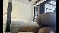 CAMARA ESCONDIDA Empleada de hotel culona me da sentones fuertes con su culo moreno y grande CAMARA ESCONDIDA Empleada de hotel culona me da sentones fuertes con su culo moreno y grande