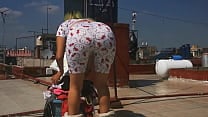 Mi vecina sube a tender sus tangas y me causa una gran erecci oacute n 0F danielahyperversos Mi vecina sube a tender sus tangas y me causa una gran erecci oacute n 0F danielahyperversos