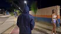 ESPOSA TRANSANDO NOS TRILHOS DO TREM AO VIVO