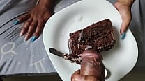 Gozando em cima do bolo Esposa pediu leite condensado e ganhou porra pra comer com bolo Gozando em cima do bolo Esposa pediu leite condensado e ganhou porra pra comer com bolo