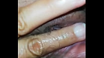 Troia dalla figa bagnata che viene masturbandosi Troia dalla figa bagnata che viene masturbandosi