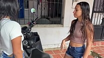 mi vecina se caliente al verme lavar mi moto con ropa peque ntilde a follo con ella