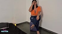 Fui fazer uma massagem e pedi pro massagista gozar nos pelos da minha bucetinha Fui fazer uma massagem e pedi pro massagista gozar nos pelos da minha bucetinha