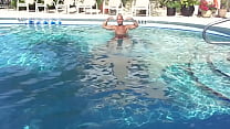 HARDBODY ITALIAN PORNSTAR MAXXX LOADZ WORKING OUT IN THE POOL
