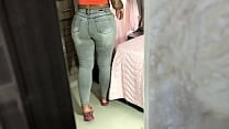 ESPIANDO A MI CALIENTE MADRASTRA MIENTRAS SE DESVISTE  DRESSING  BRUNETE  BIG ASS  THONG  ESPIANDO A MI CALIENTE MADRASTRA MIENTRAS SE DESVISTE  DRESSING  BRUNETE  BIG ASS  THONG