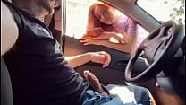 Tirei pau pra fora e me masturbei olhando para ruivinha que estava no ponto de onibus Tirei pau pra fora e me masturbei olhando para ruivinha que estava no ponto de onibus