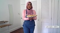 Chubby Girl In Hijab Offers Her Virginity On A Platter POV