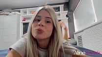 Loira Peituda massageando os p eacute s com oacute leo e usando seu brinquedinho Loira Peituda massageando os p eacute s com oacute leo e usando seu brinquedinho