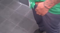 Peladas no posto de gasolina frentista n atilde o aguentou e meteu a rola na putinha Peladas no posto de gasolina frentista n atilde o aguentou e meteu a rola na putinha