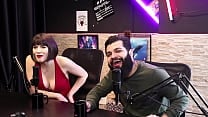 Lord Kenobi fala do chute que levou no saco para tentar entender qual eacute o prazer que sentem com o Ballbusting Lady Snow e Lord Kenobi Lord Kenobi fala do chute que levou no saco para tentar entender qual eacute o prazer que sentem com o Ballbusting Lady Snow e Lord Kenobi