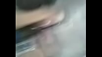 por baixo da saia dela por baixo da saia dela