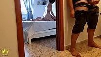 L  039 idraulico ci spia mentre scopiamo e di nascosto lo premio con un bel pompino   Leaeken ITA L  039 idraulico ci spia mentre scopiamo e di nascosto lo premio con un bel pompino   Leaeken ITA