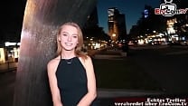 S uuml szlig e deutsche blonde Teen mit kleinen Titten beim echten Sextreffen