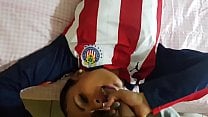 Pendeja de las chivas mamando y cojiendo