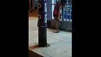 upskirt vestido  rojo en la calle upskirt vestido  rojo en la calle