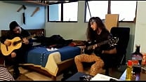 Guitarra n atilde o aguenta com Carlos e acabou estragando botamos pra fuder com o viol atilde o dessa vez Familia assistindo FelizDiaDosPais com Asian ac uacute stico