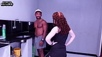 Sexo na cozinha esposa esperta faz pagamento ao marido apos fazer suas tarefas diarias Sexo na cozinha esposa esperta faz pagamento ao marido apos fazer suas tarefas diarias