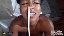 Novinha levando porra na cara e gostando Novinha levando porra na cara e gostando