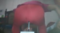 Sumiso se sienta sobre un dildo anal a trav eacute s de calza rosa y tanga anal through clothes Sumiso se sienta sobre un dildo anal a trav eacute s de calza rosa y tanga anal through clothes