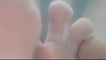 Tiny preview of underwater foot worship Tiny preview of underwater foot worship