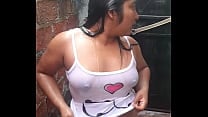 Mi sobrina se estaba ba ntilde ando y la grabe escondido pero se dio cuenta y nos pegamos una rica cojida Mi sobrina se estaba ba ntilde ando y la grabe escondido pero se dio cuenta y nos pegamos una rica cojida