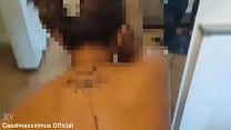Comendo a buceta da casada no motel enquanto corno viaja