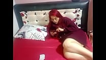 Mi hermanastra con vestido corto tetas grandes y culo grande me invita a jugar creo que quiere que me la folle Mi hermanastra con vestido corto tetas grandes y culo grande me invita a jugar creo que quiere que me la folle