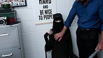 Security Officer Confronts the Shoplifter Hijab Teen   Perp4k