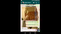 Ella se calienta por Whatsapp y termina con sexo por videollamada