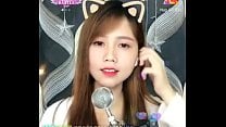 Em g aacute i xinh xắn livestream tr ecirc n Uplive