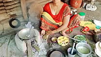 कोमल चूले पर रोटी सब्ज़ी बना रही थी देवर ने इशारे से बुलाया कोमल चूले पर रोटी सब्ज़ी बना रही थी देवर ने इशारे से बुलाया