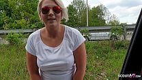 Deutsche Mega Titten MILF Anhalterin Tatjana gibt ihm Blowjob im Auto zum Dank   German MILF