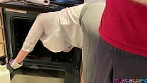 Stepmom is horny and stuck in the oven   Erin Electra Stepmom is horny and stuck in the oven   Erin Electra