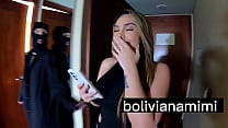Llegue al hotel en Buenos Aires y dentro del cuarto me esperaba una ladrona que me rob oacute hasta los squirts Llegue al hotel en Buenos Aires y dentro del cuarto me esperaba una ladrona que me rob oacute hasta los squirts