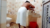Hot girl washroom fingerings video
