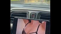 Colocamos um porno pra assistir enquanto viaj aacute vamos  fiquei com tanto tes atilde o que nem paramos o carro pra aprontar