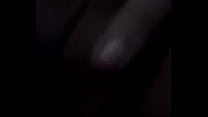 Mi amiguita se calienta y me manda video tocandose