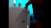 Bailo y muevo con mi puti short el culo para que mi macho se exite Bailo y muevo con mi puti short el culo para que mi macho se exite